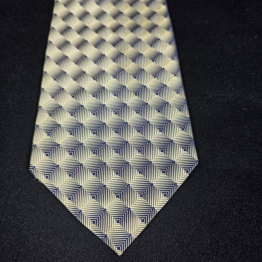 Bergamo New York Men's Blue Yellow Geometric Pattern 100% Silk Tie